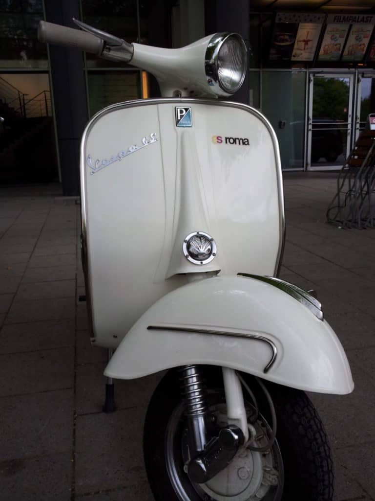 buying a vespa GS