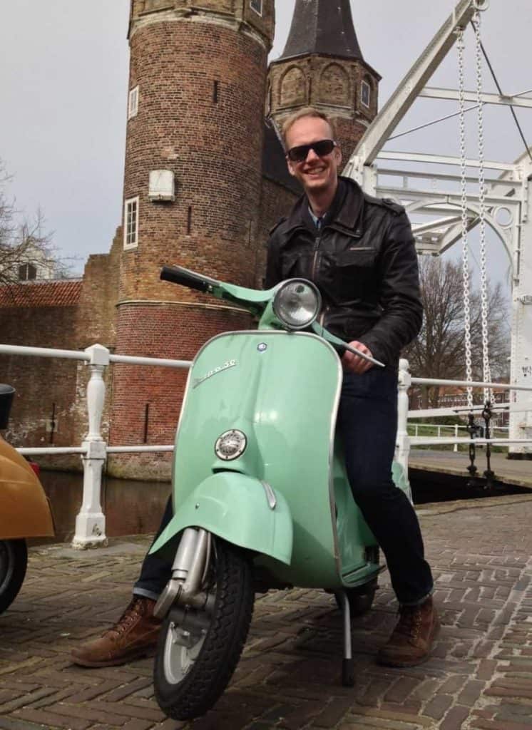 classic pistachio vespa v50 