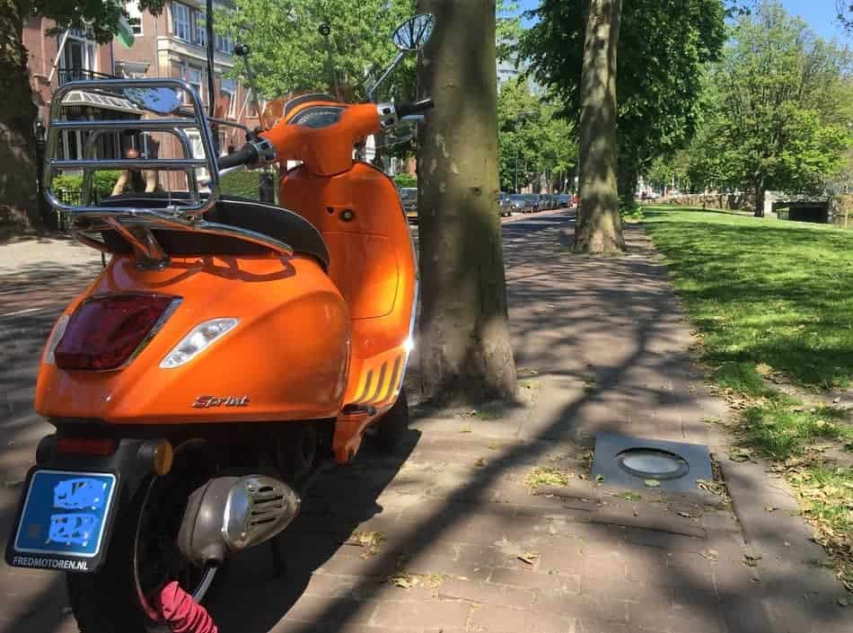 modern vespa sprint