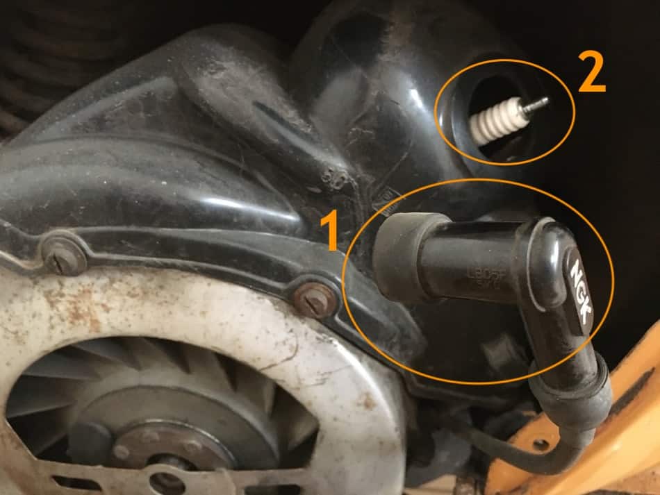 location of the spark plug on a classic Vespa