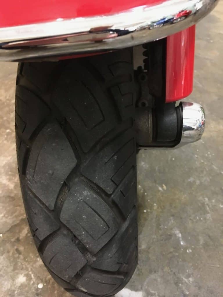 Vespa tire thread looks very good on this scooter
