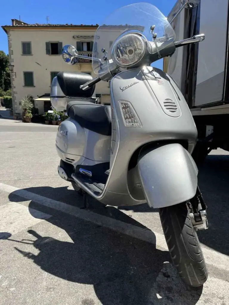 Vespa GTS ideal for steep hills in tuscany italy