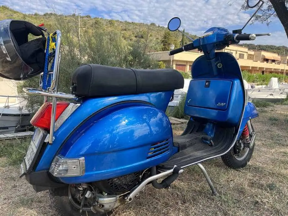 Full view of a LML Stella which looks similar to a vespa px