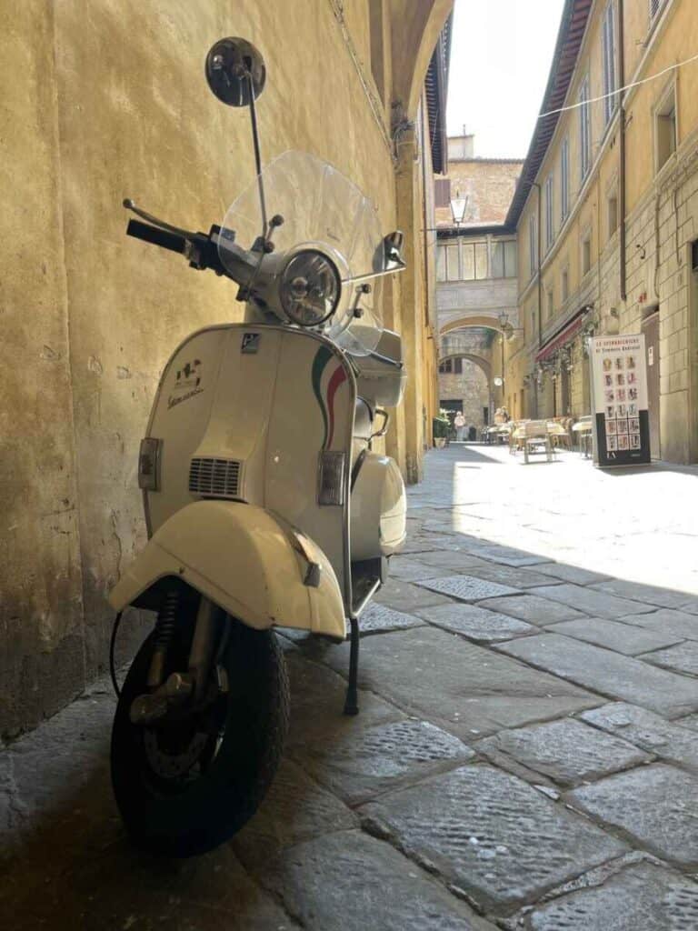 vespa that looks like a lml stella